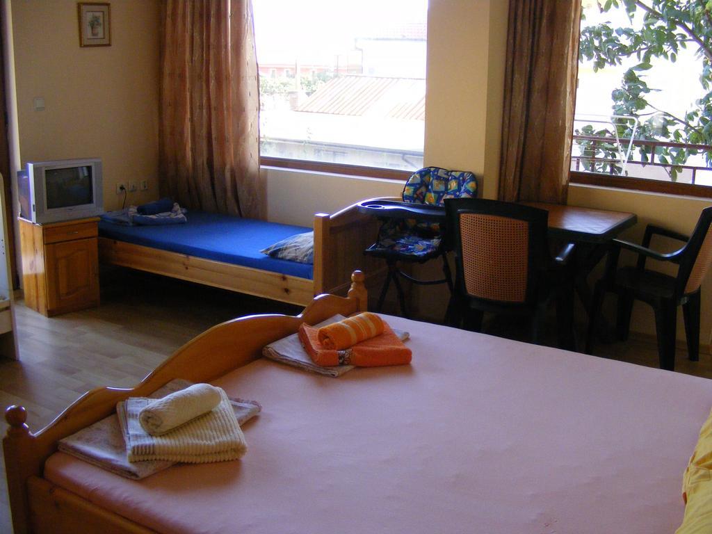 Guest House "Zora - Sarafovo" Burgas Exterior foto