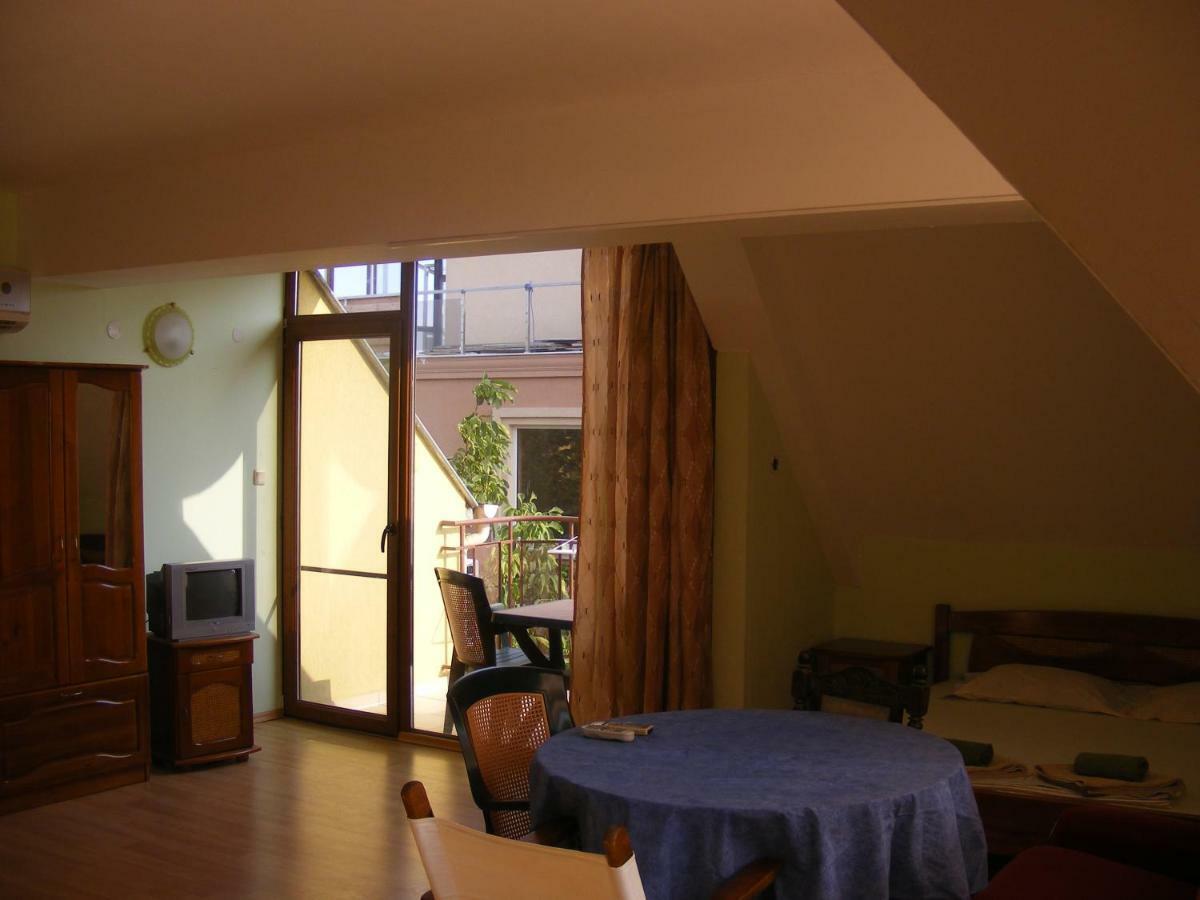 Guest House "Zora - Sarafovo" Burgas Exterior foto